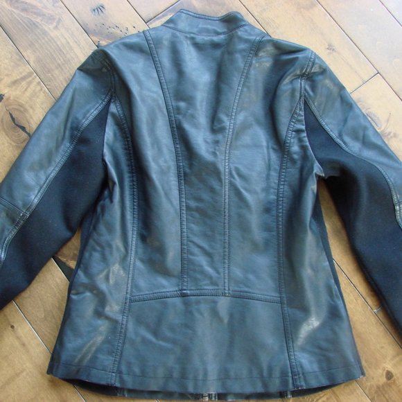 Black Faux Leather Moto Jacket Zippers Ribbed Size Small - Picture 10 of 12